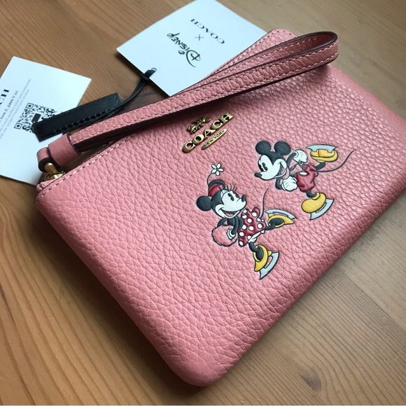 🐭 Disney X Coach Corner Zip Wristlet With Ice Skate friends Motif - Picture 11 of 11